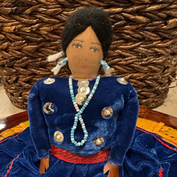 Navajo Native American Indian Fold Art Doll- Beautiful & Handcrafted - Picture 2 of 8
